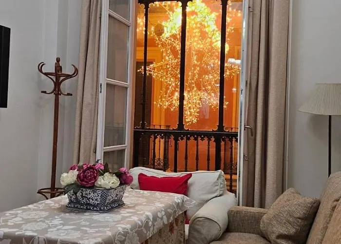 On Calle Cuna, 2 Balconies *